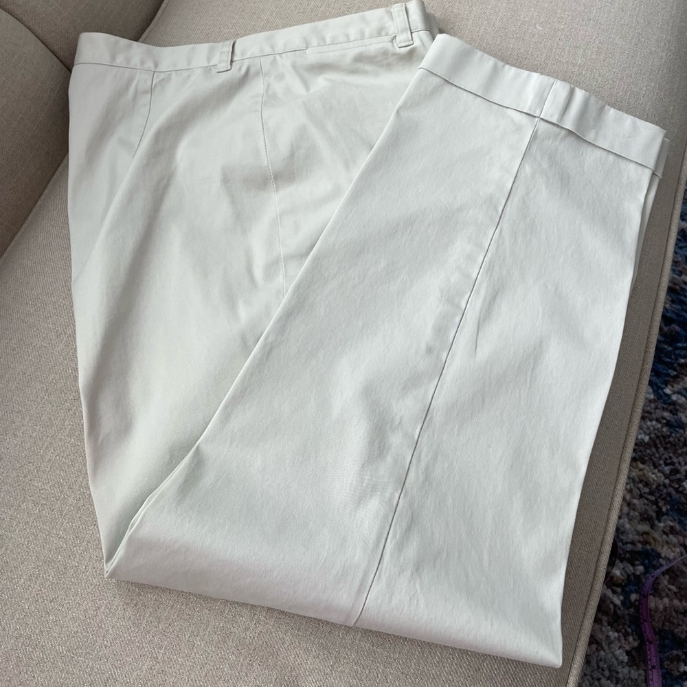 Jones NewYork Signature khakis size 12
